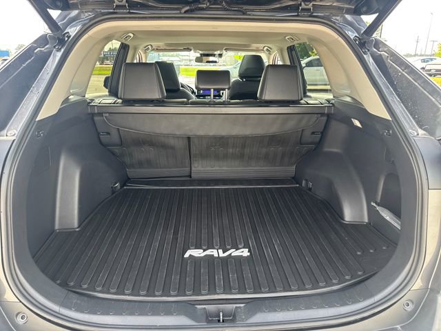 Used 2023 Toyota RAV4 XLE Premium AWD/4WD image 7