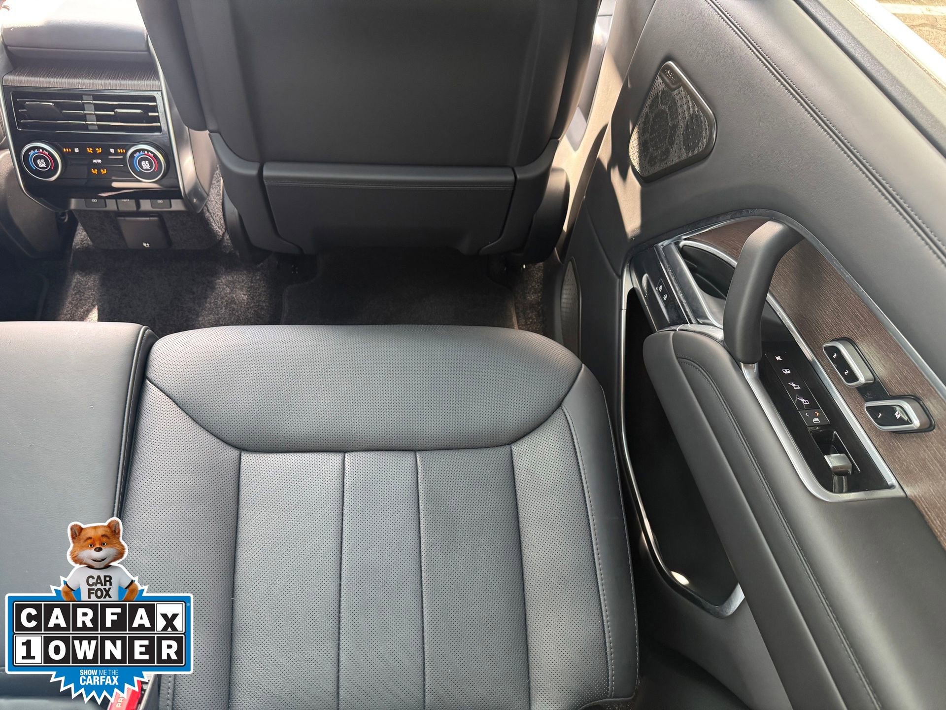 Used 2025 Land Rover Range Rover Long Wheelbase Autobiography image 24