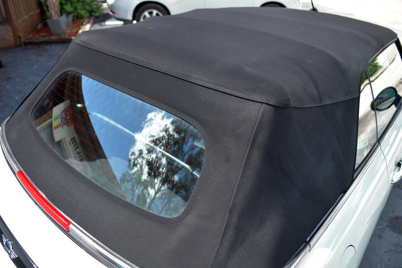 Used 2018 MINI Cooper Cooper 2dr Convertible image 5