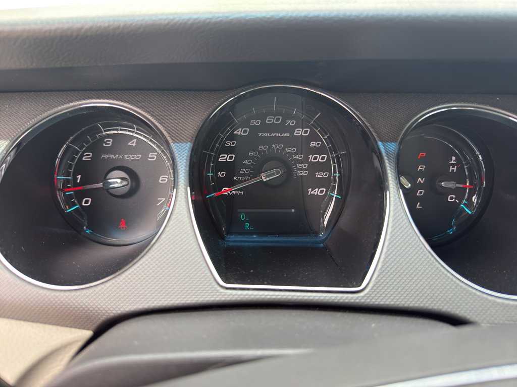 Used 2010 Ford Taurus SE FWD image 7
