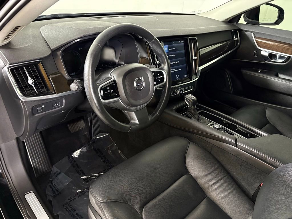 Used 2018 Volvo S90 T5 Momentum w/ Convenience Package image 17