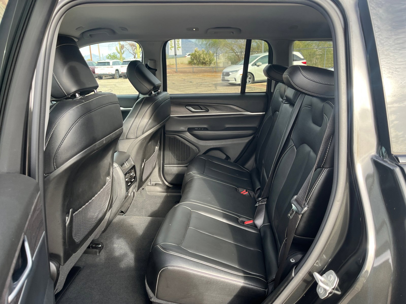 Certified 2024 Jeep Grand Cherokee Limited image 17