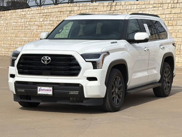 Used 2025 Toyota Sequoia SR5 image 3
