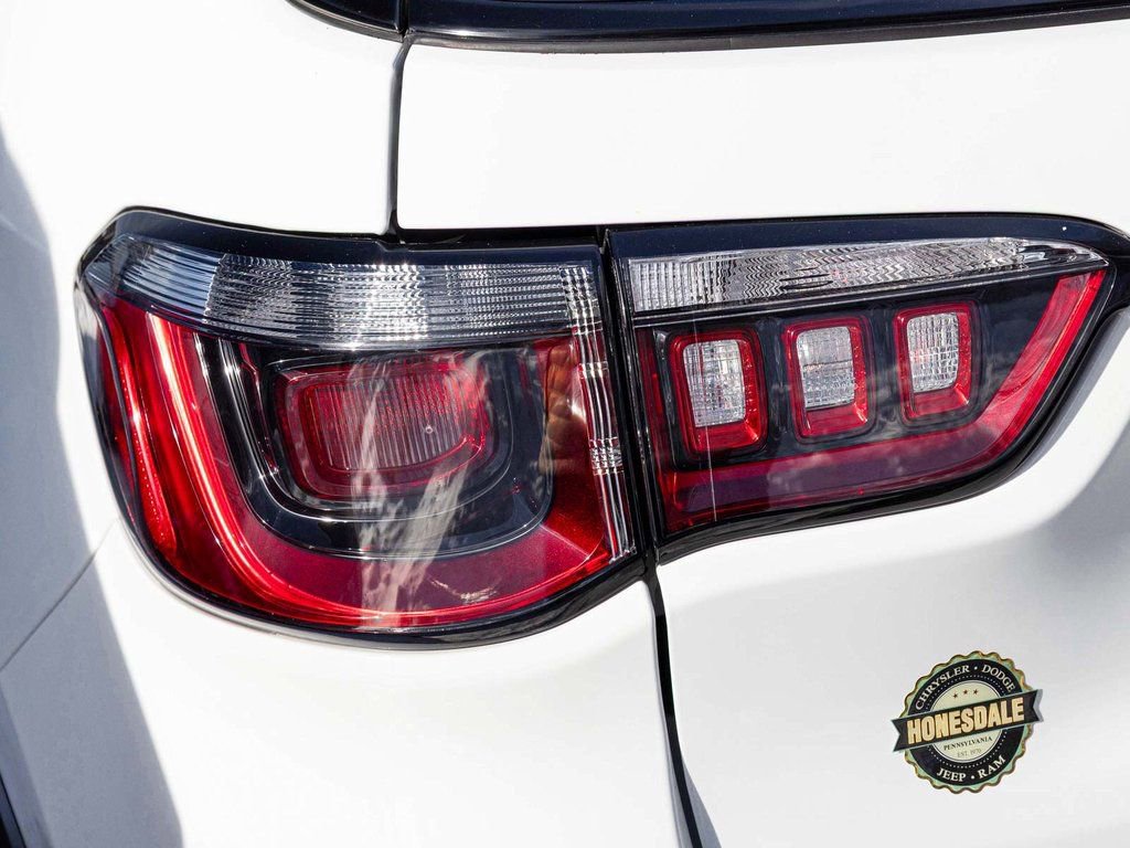 Used 2025 Jeep Compass Trailhawk image 36