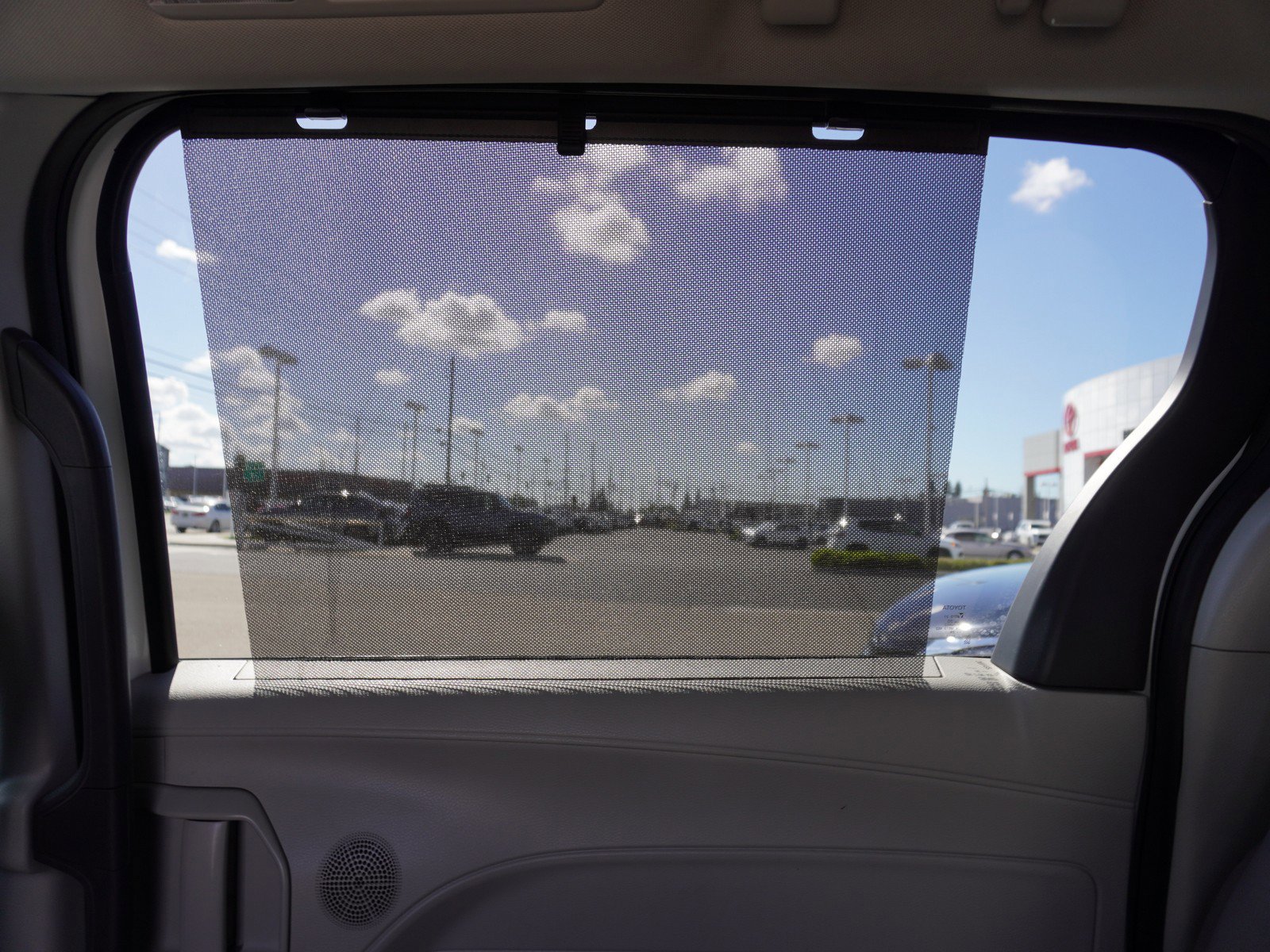 Used 2024 Toyota Sienna LE image 14