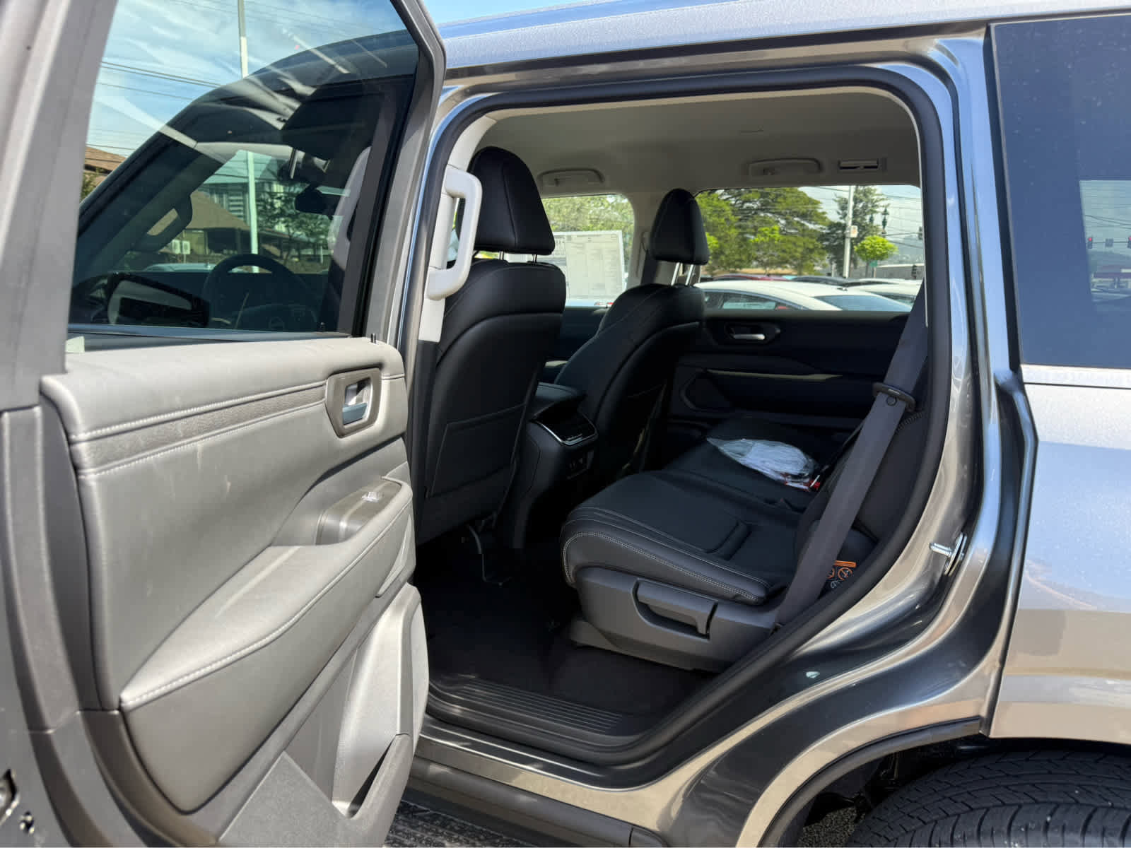 New 2026 Nissan Armada SV image 9