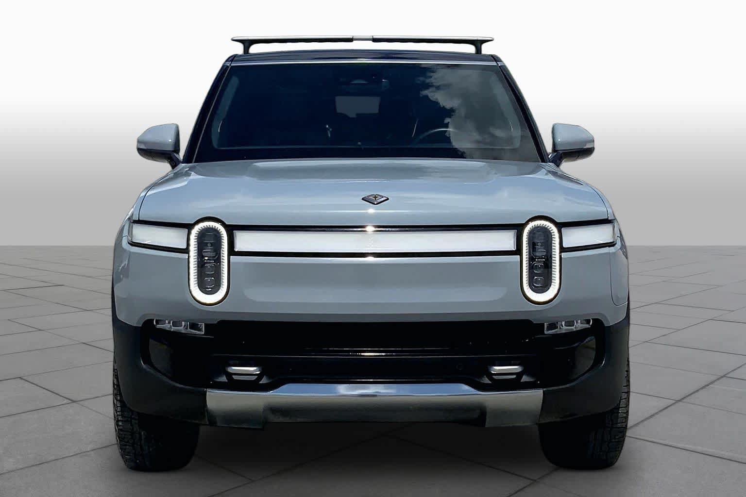 Used 2023 Rivian R1S Adventure AWD/4WD image 3