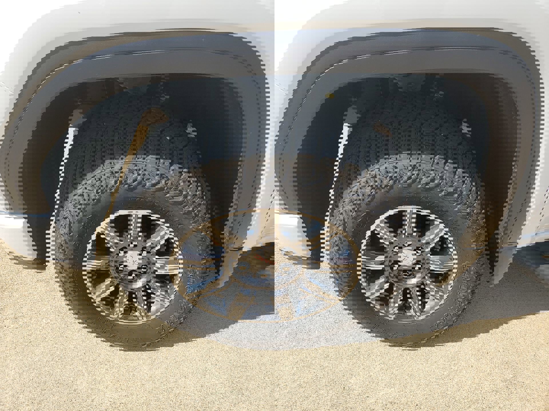 Used 2024 GMC Sierra 1500 AT4 w/ Technology Package image 39