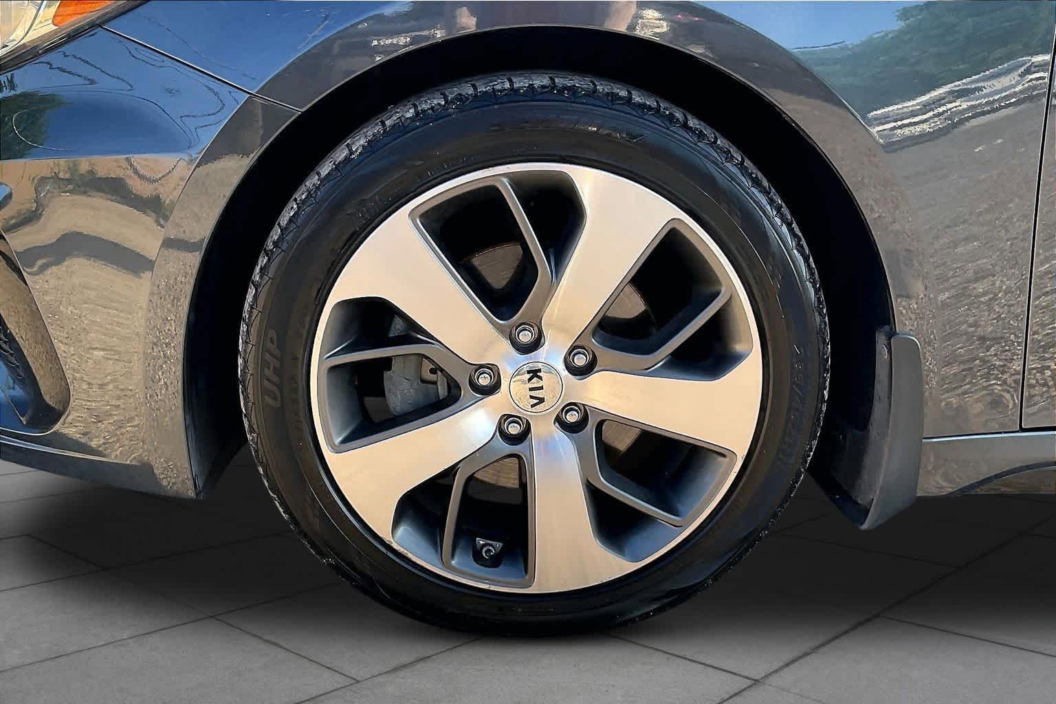 Used 2020 Kia Optima S w/ S Panoramic Sunroof Package FWD image 11