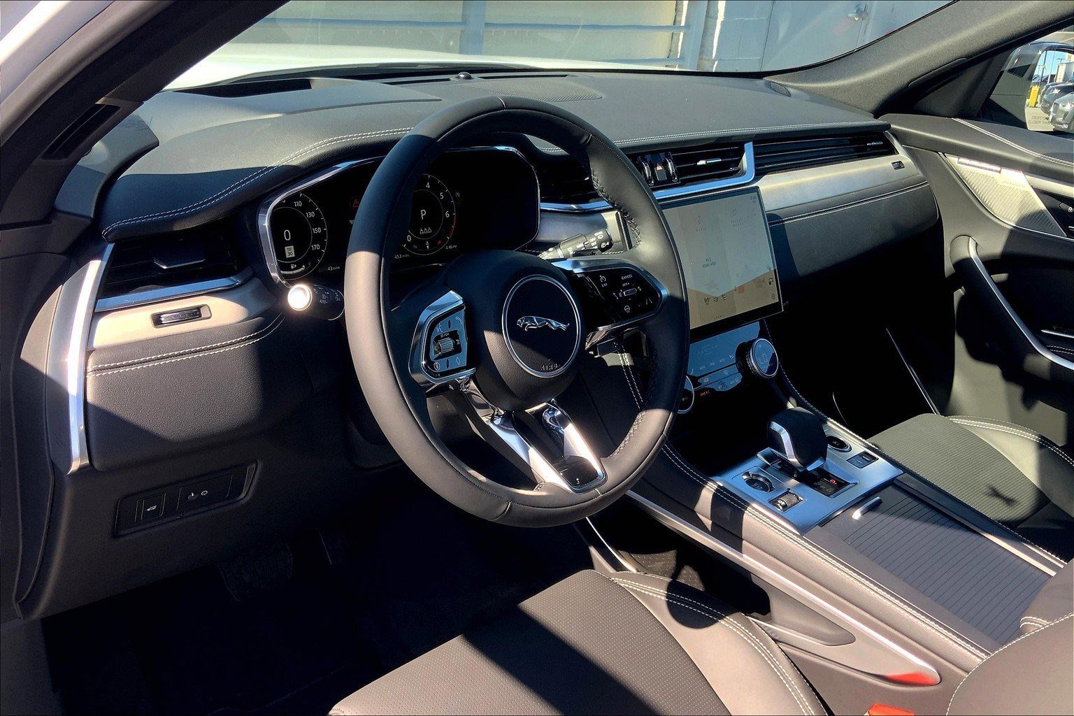 New 2026 Jaguar F-PACE R-Dynamic S image 4