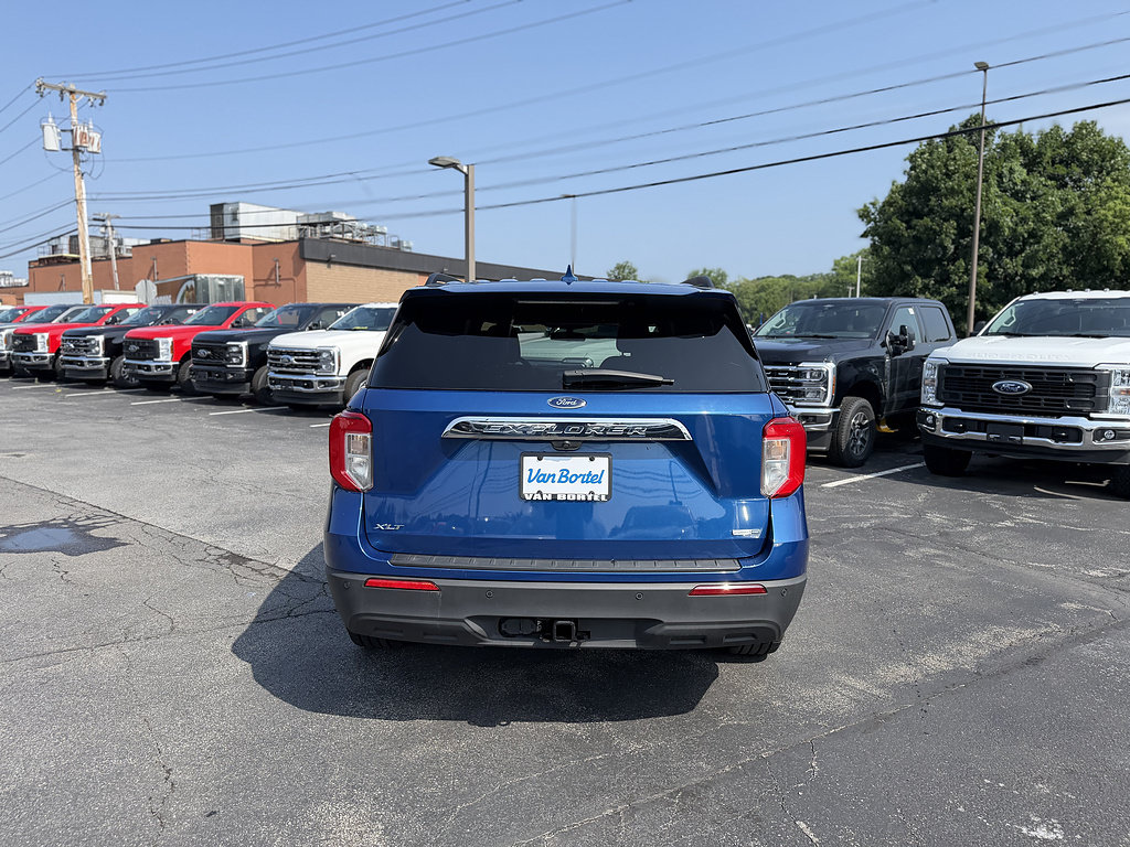 Used 2020 Ford Explorer XLT w/ Comfort Package AWD/4WD image 5