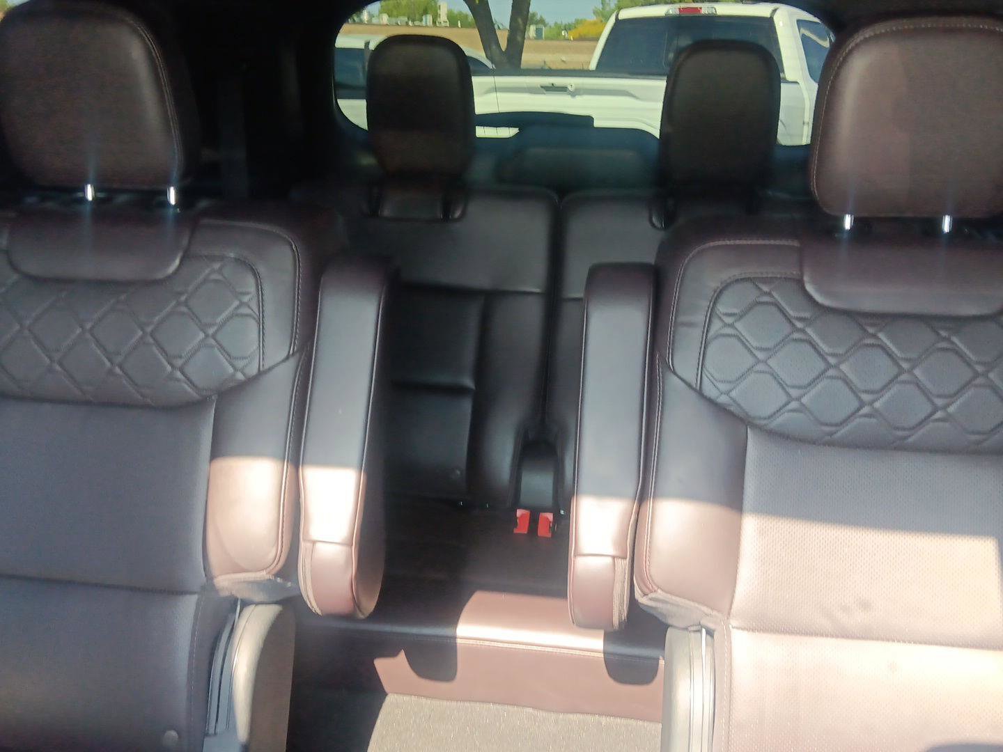 Used 2025 Ford Explorer Platinum w/ LUX Leather Package AWD/4WD image 15
