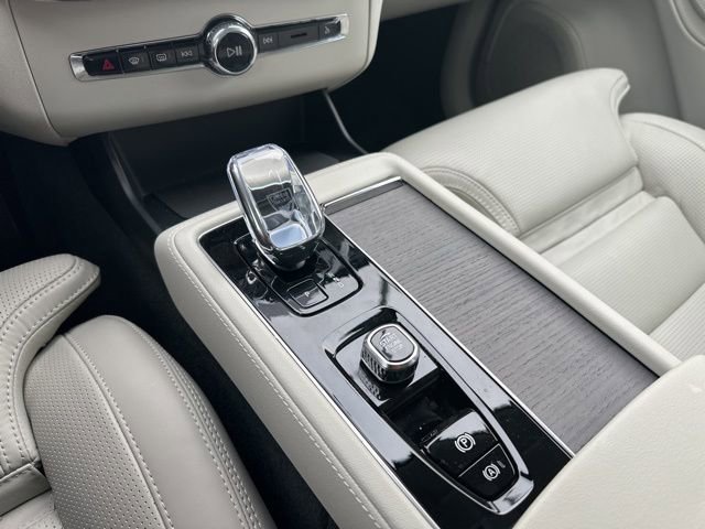 New 2026 Volvo XC90 B6 Ultra w/ Protection Package AWD/4WD image 14