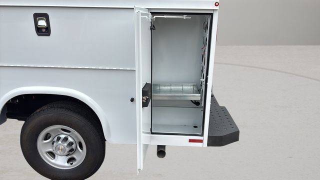 New 2025 Chevrolet Express 3500 w/ Power Convenience Package RWD image 18