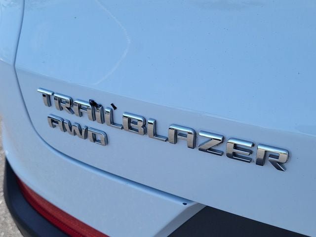 Used 2022 Chevrolet TrailBlazer LT w/ Convenience Package AWD/4WD image 6