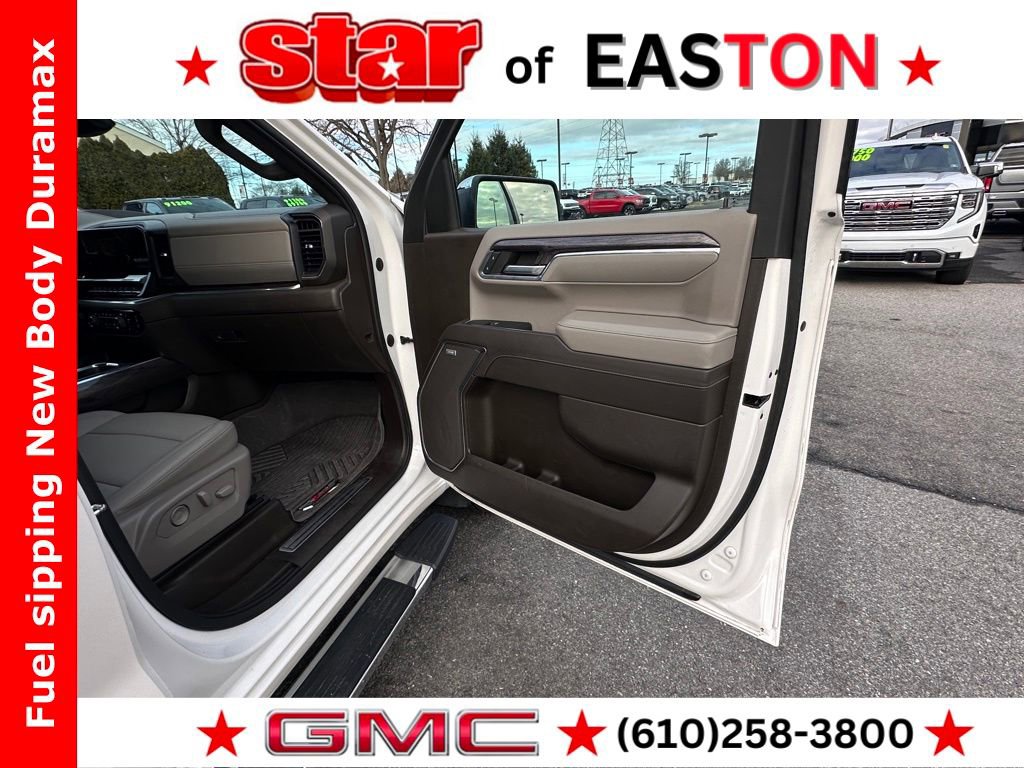 Used 2022 Chevrolet Silverado 1500 LTZ w/ LTZ Premium Package image 12