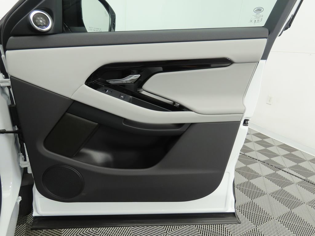 New 2026 Land Rover Range Rover Evoque Dynamic SE image 27
