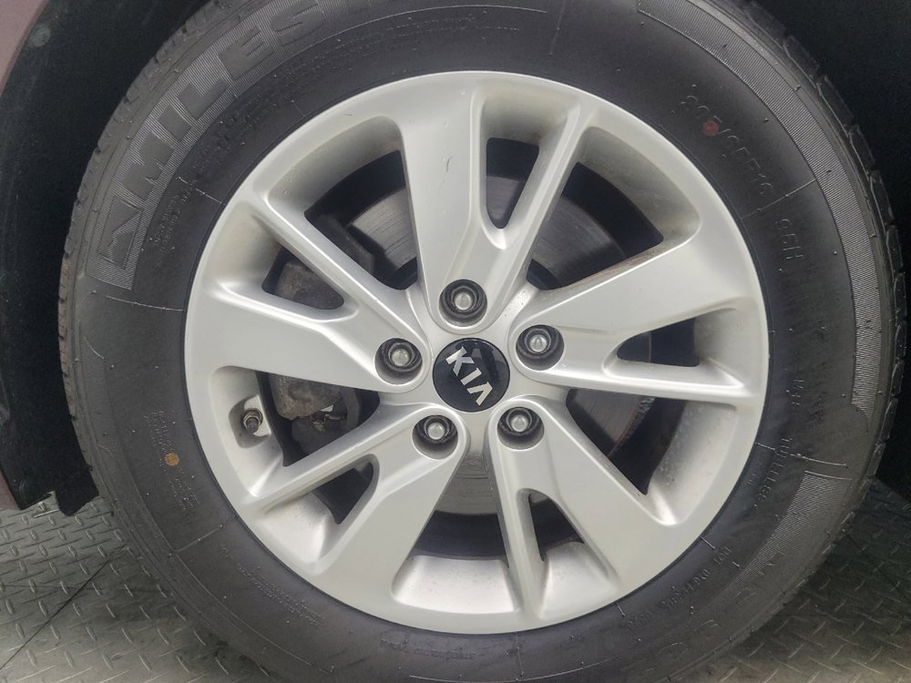 Used 2017 Kia Optima LX FWD image 31