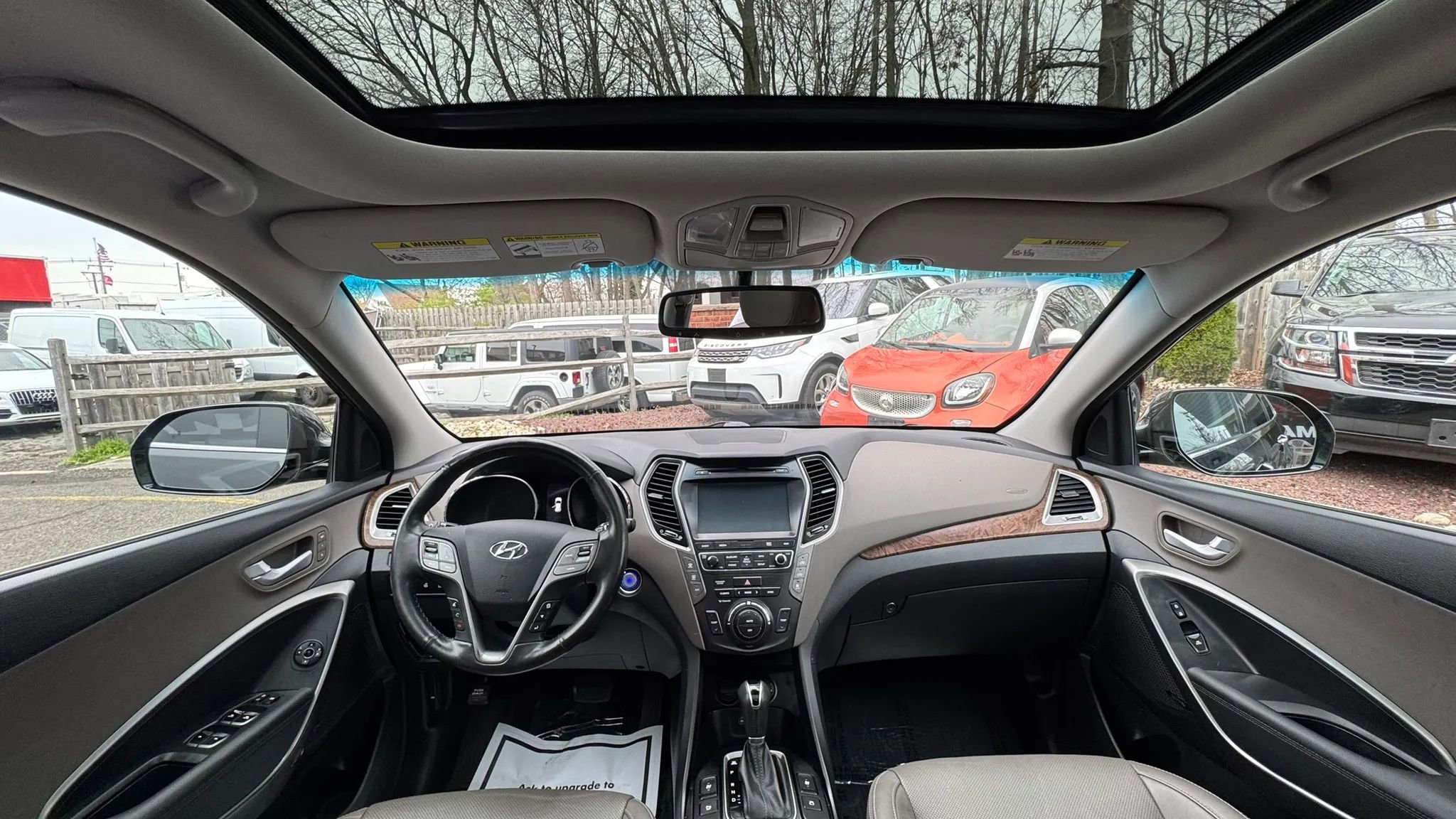 Used 2017 Hyundai Santa Fe AWD image 19