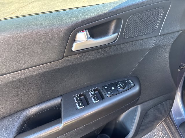 Used 2020 Kia Sportage LX w/ LX Popular Package AWD/4WD image 13