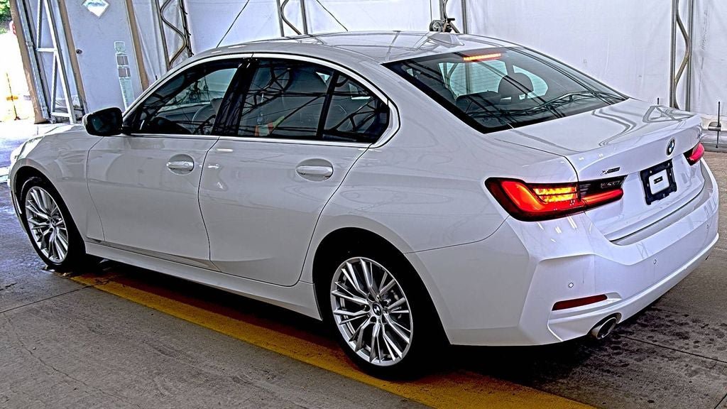 Used 2024 BMW 330i xDrive Sedan AWD/4WD image 7