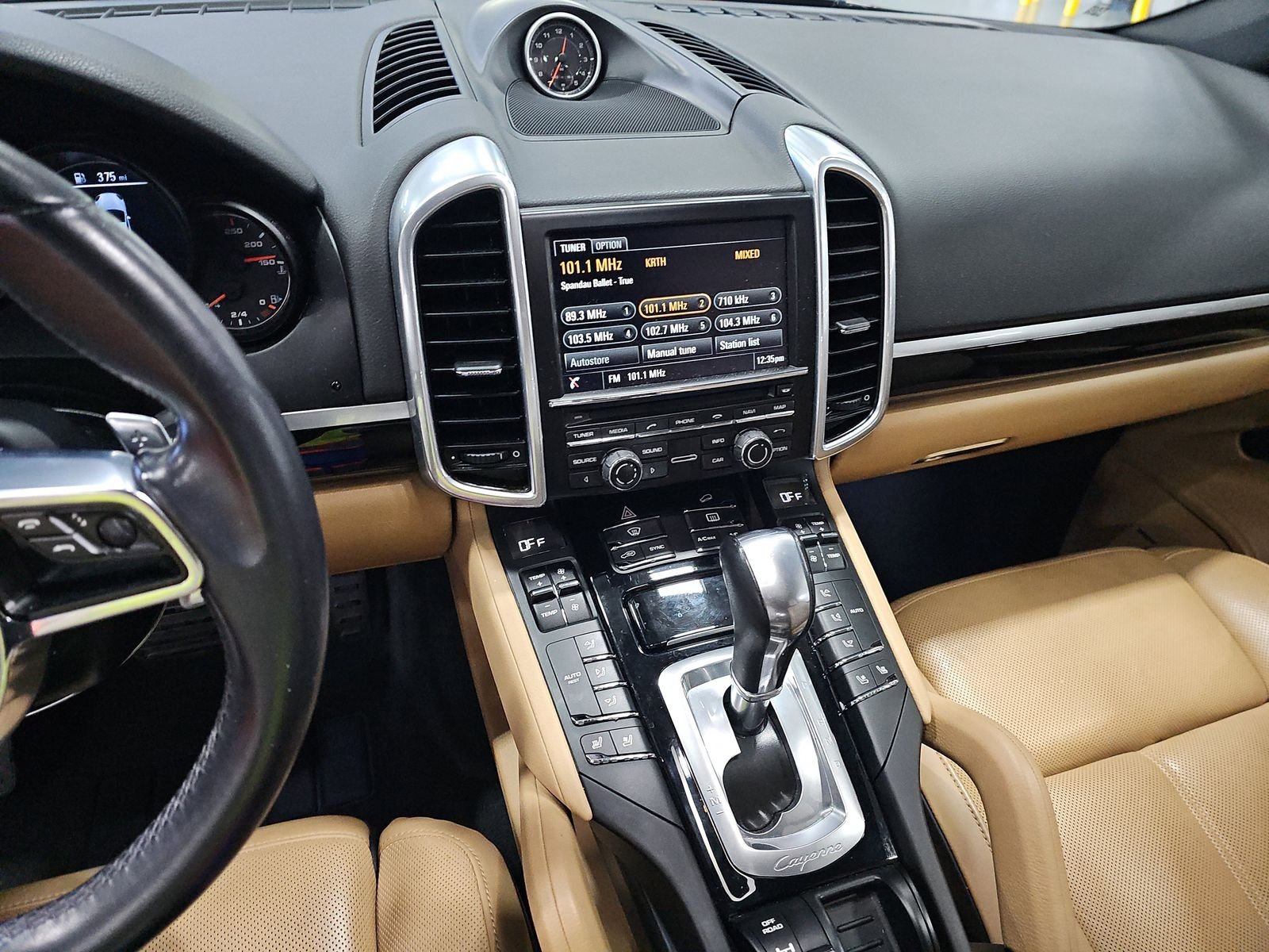 Used 2016 Porsche Cayenne w/ Premium Package image 11