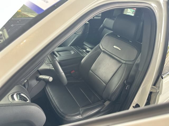 Certified 2025 Ford Expedition Platinum w/ Stealth Performance Package AWD/4WD image 12