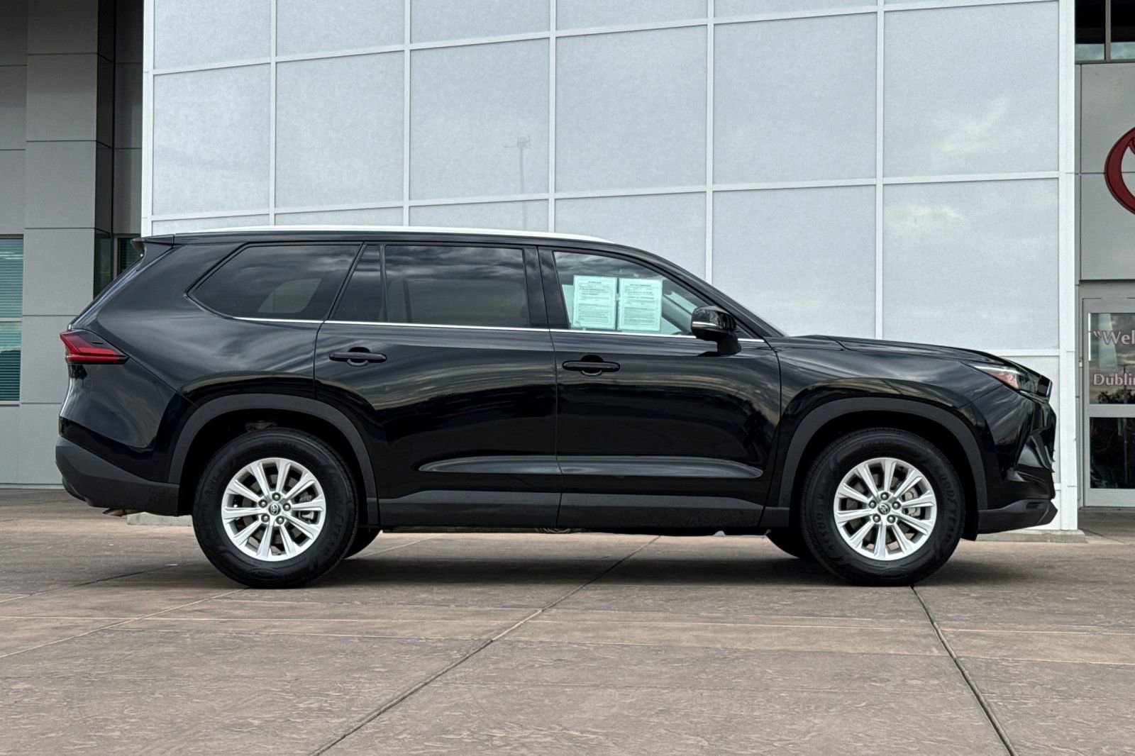 Certified 2025 Toyota Grand Highlander AWD image 3