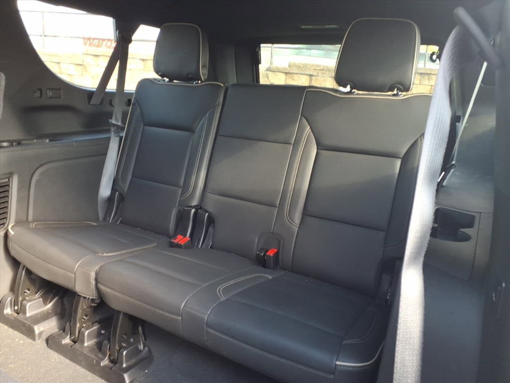 Used 2024 Chevrolet Suburban Premier image 7