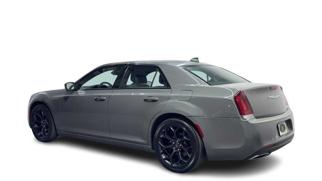 Used 2019 Chrysler 300 S RWD image 4