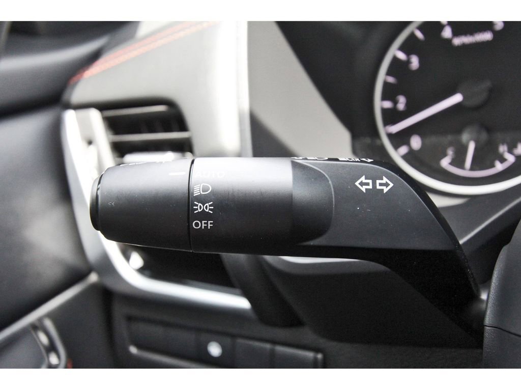 Used 2025 Nissan Rogue SV image 21