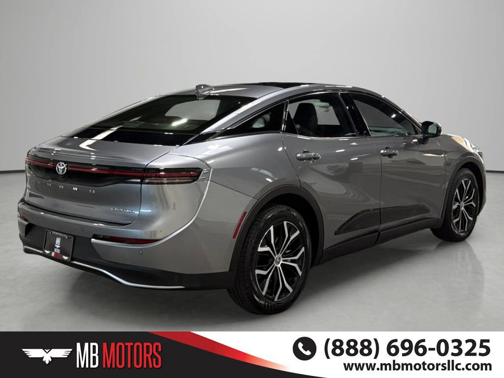 Used 2023 Toyota Crown AWD/4WD image 4