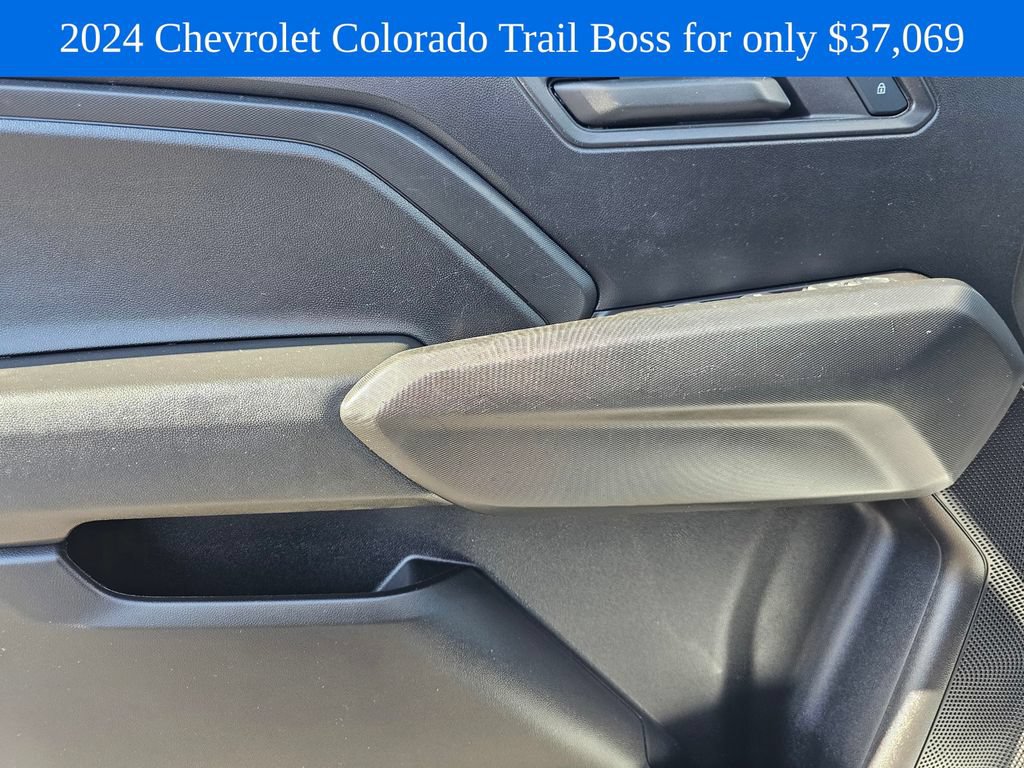 Used 2024 Chevrolet Colorado Trail Boss w/ Advanced Trailering Package AWD/4WD image 20