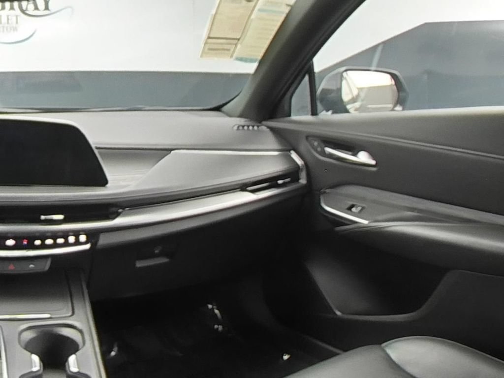 Used 2024 Cadillac XT4 Premium Luxury FWD image 18