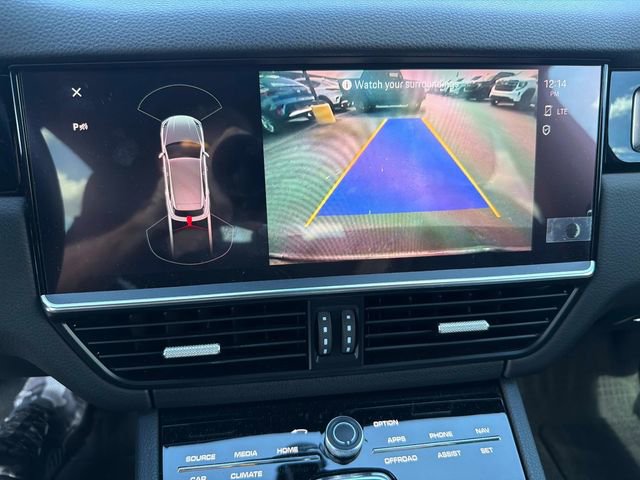 Used 2023 Porsche Cayenne Platinum Edition image 22