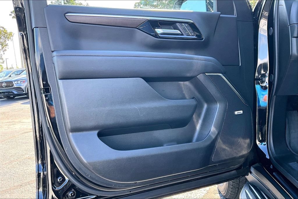 Used 2025 Chevrolet Tahoe High Country AWD/4WD image 20