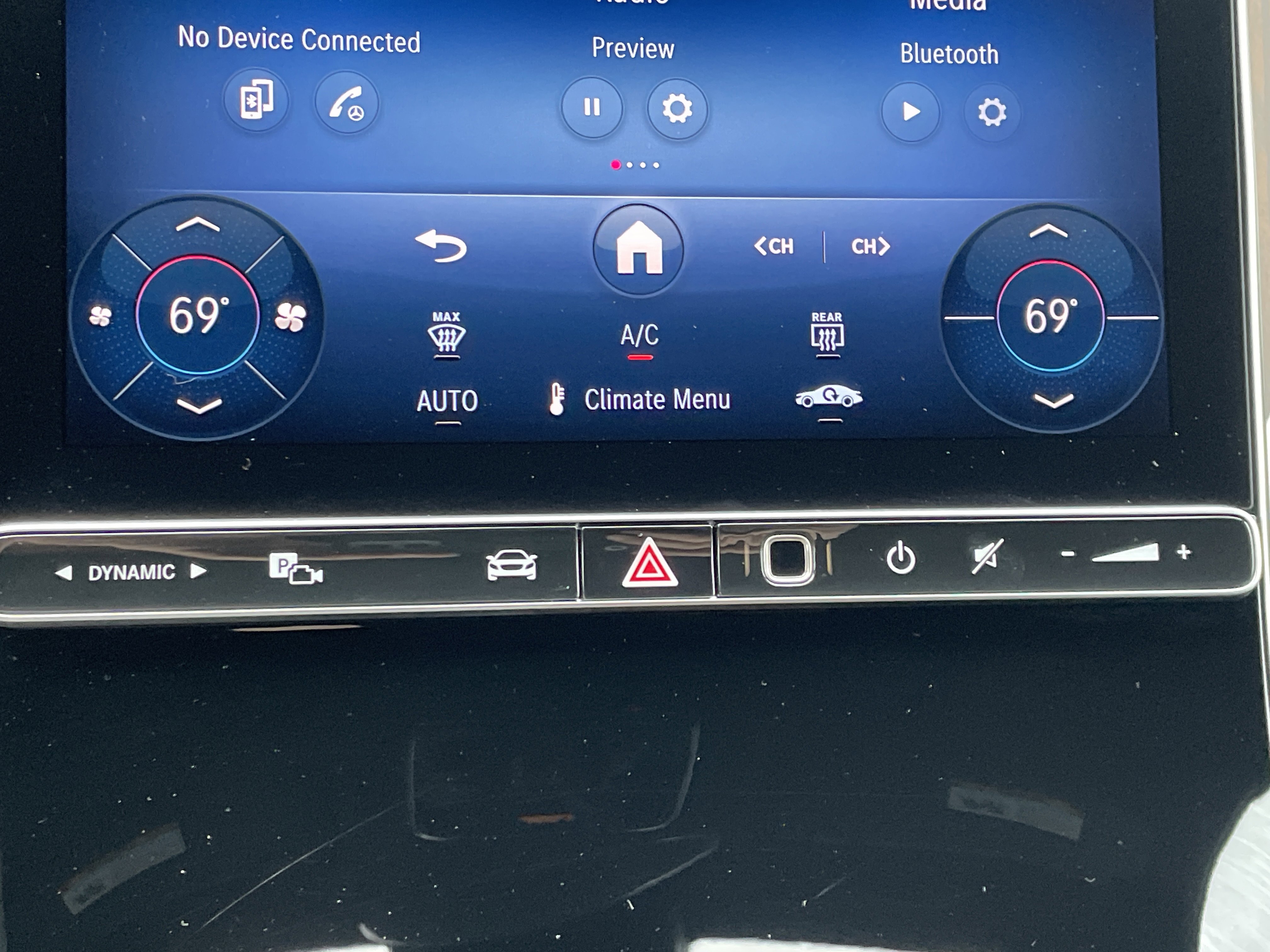 Certified 2025 Mercedes-Benz GLC 300 4MATIC image 33