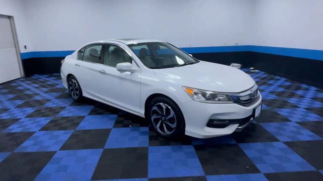 Used 2017 Honda Accord EX-L image 2