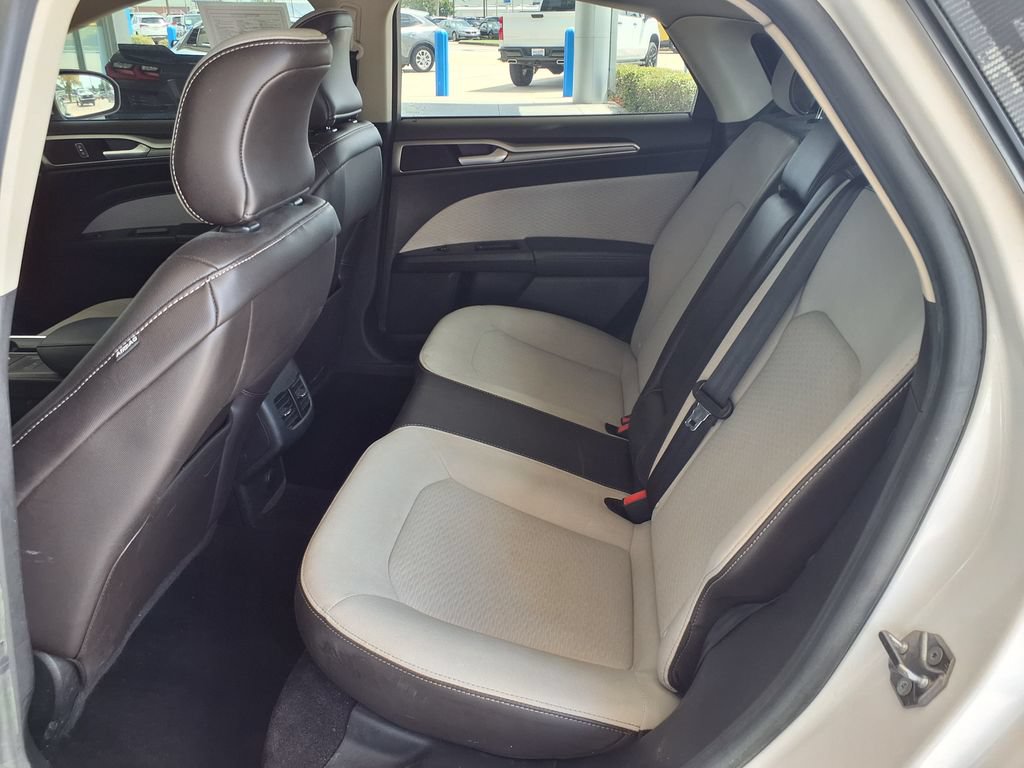 Used 2019 Ford Fusion SE w/ Equipment Group 151A FWD image 13