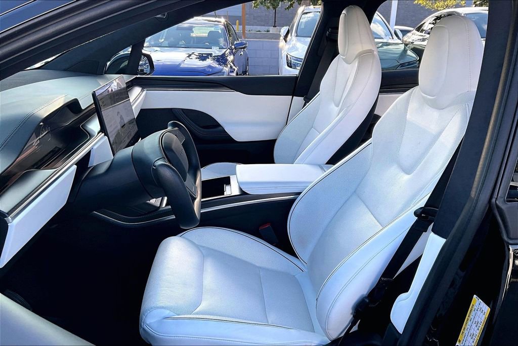 Used 2022 Tesla Model X Plaid image 10