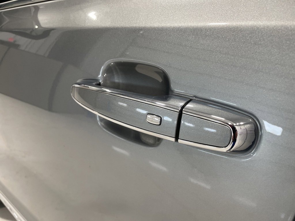 Used 2023 GMC Acadia Denali image 13