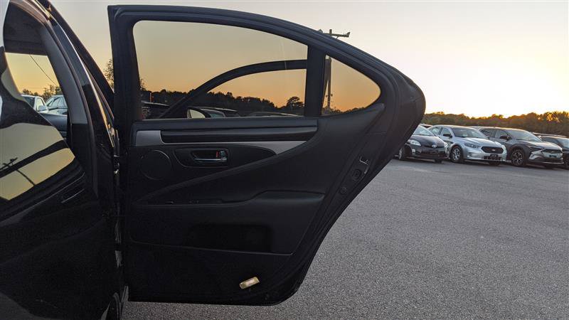 Used 2013 Lexus LS 460 AWD w/ Comfort Pkg image 32