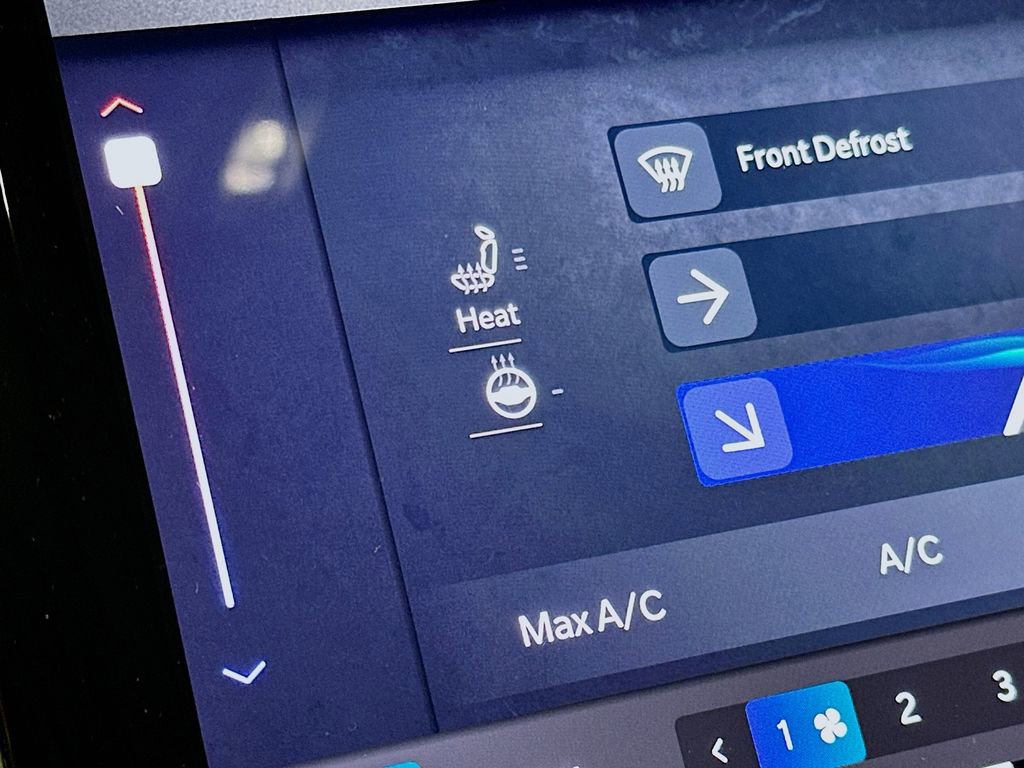 Certified 2025 Jeep Grand Cherokee Limited w/ Black Appearance Package image 29