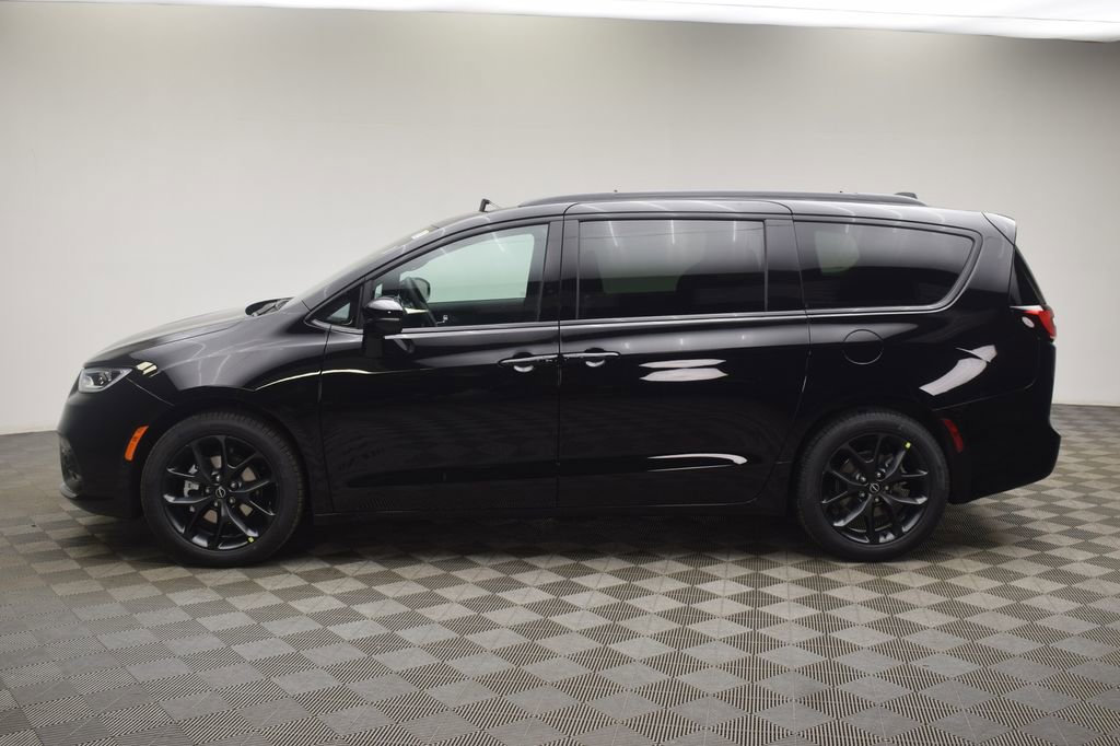 New 2026 Chrysler Pacifica Select w/ S Appearance Package FWD image 13