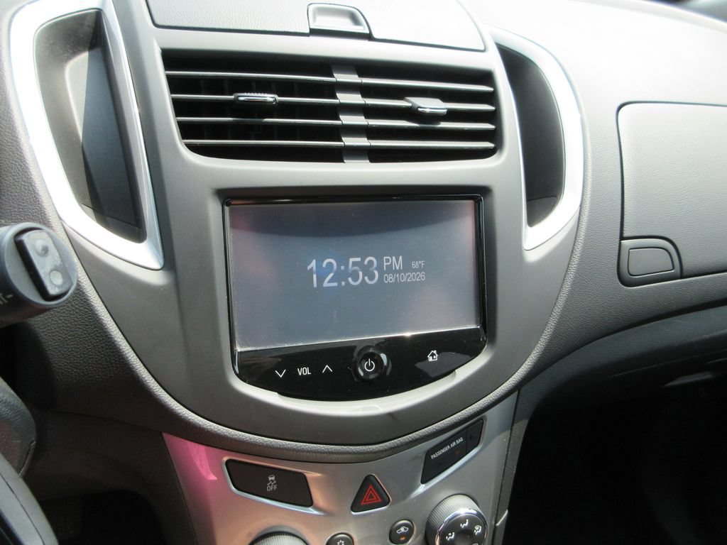 Used 2015 Chevrolet Trax LT w/ LT Sun and Sound Package AWD/4WD image 26