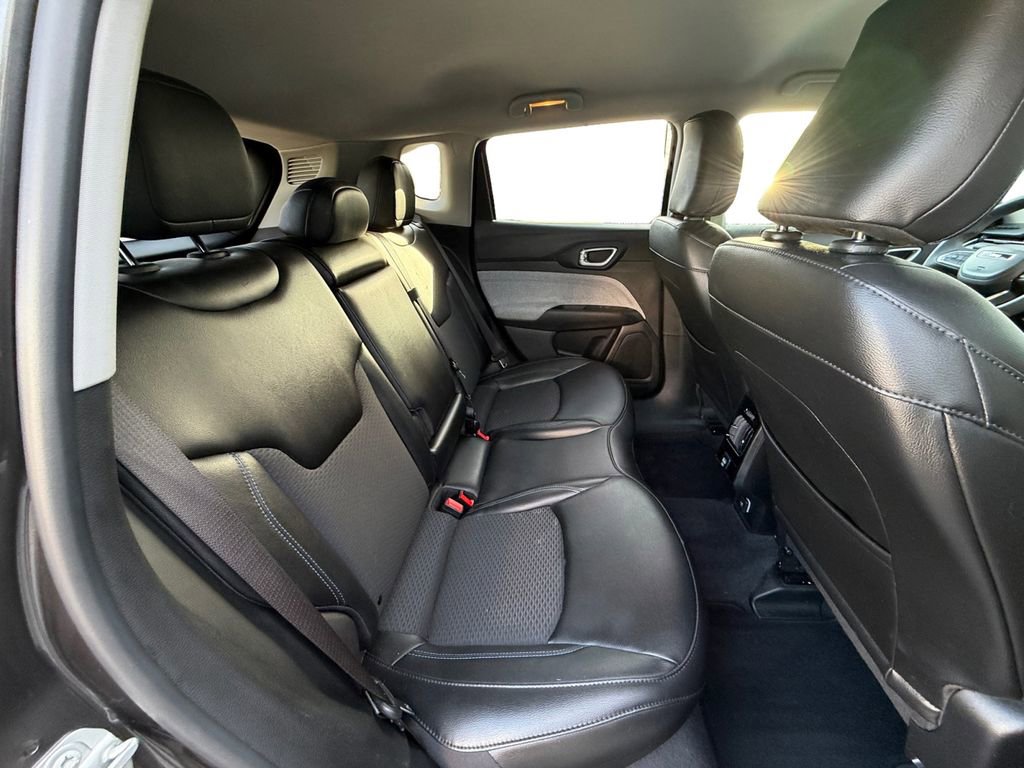 Used 2022 Jeep Compass Latitude image 14