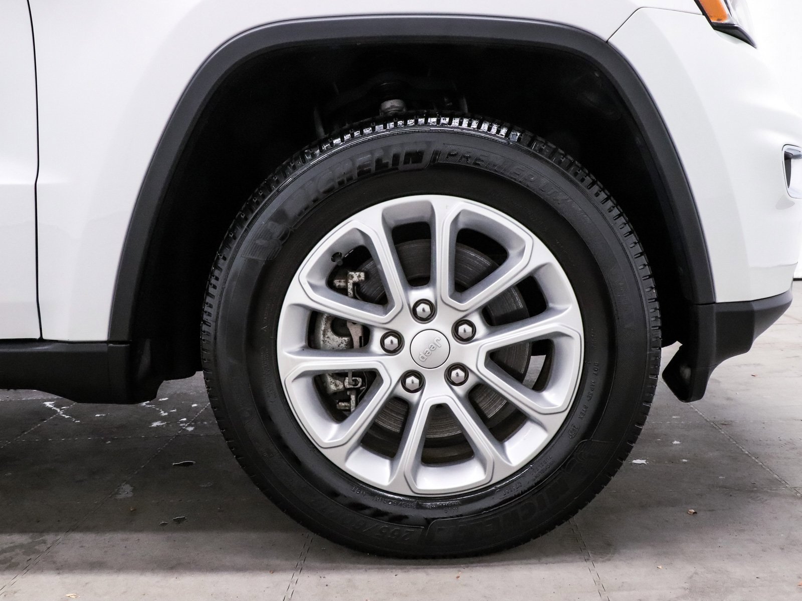 Used 2021 Jeep Grand Cherokee Laredo image 11