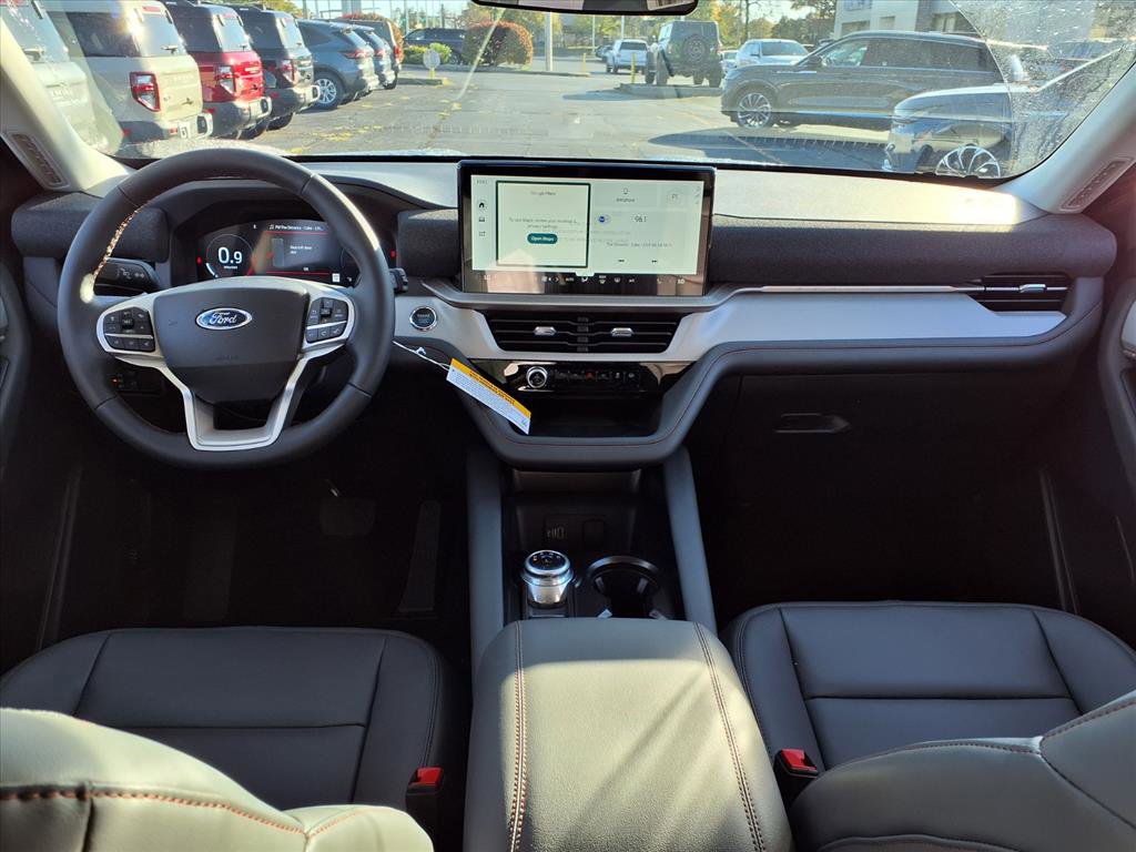 New 2026 Ford Explorer Active w/ Active Comfort Package image 5