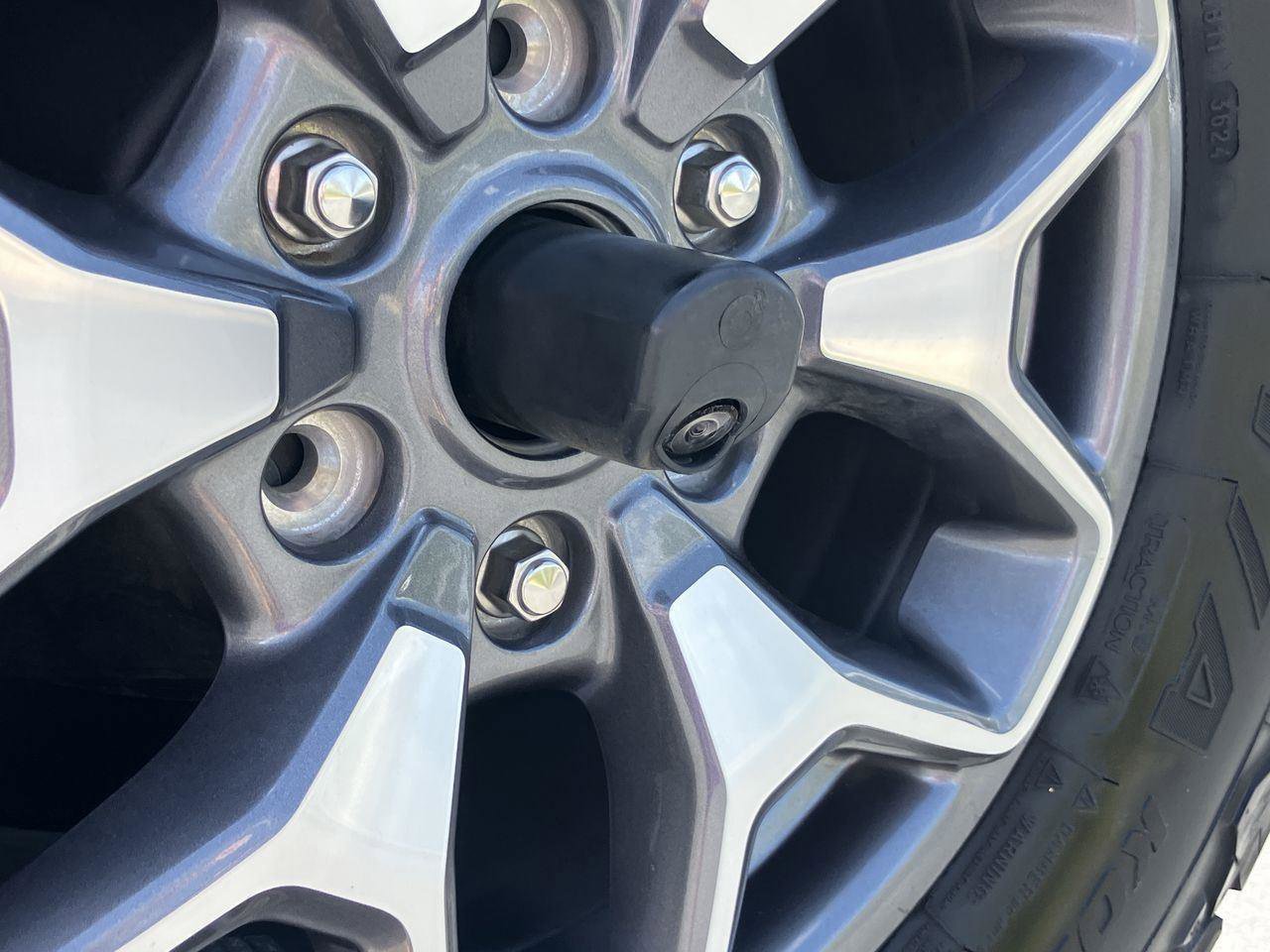 Used 2024 Ford Bronco Badlands image 12