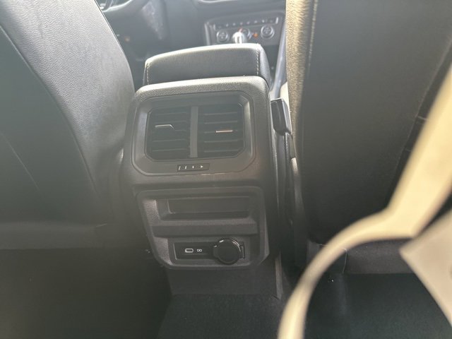 Used 2021 Volkswagen Tiguan SE image 8